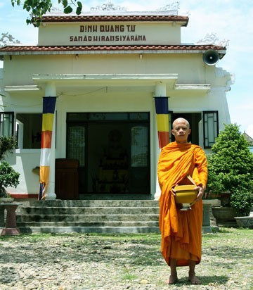 Giang hồ phố núi quy y cửa Phật ảnh 3 Giang hồ phố núi quy y cửa Phật ảnh 3