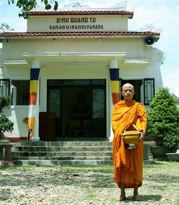 Giang hồ phố núi quy y cửa Phật ảnh 3