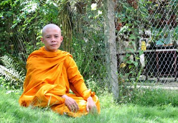 Giang hồ phố núi quy y cửa Phật ảnh 1 Giang hồ phố núi quy y cửa Phật ảnh 1