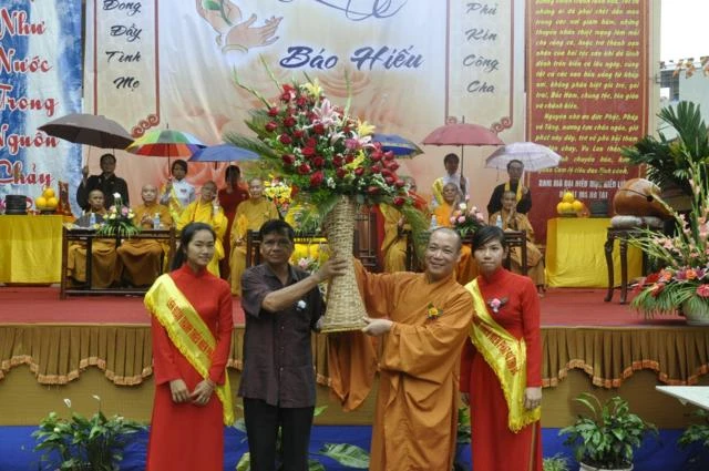 Hà Nội: Chùm ảnh chùa Bằng A tổ chức Đại lễ Vu lan Báo hiếu 2010 ảnh 16