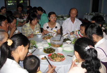 Bữa cơm chay trong ngay lễ Vu lan tại các ngôi chùa