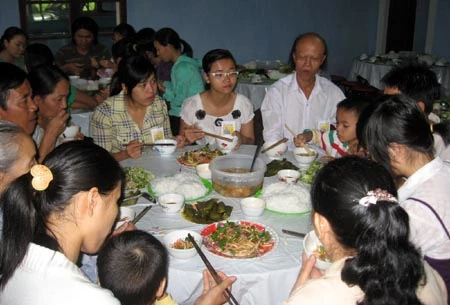 Bữa cơm chay trong ngay lễ Vu lan tại các ngôi chùa