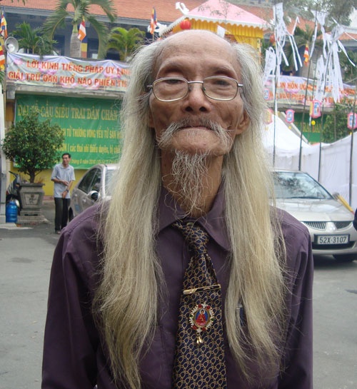 Người dân TP HCM tấp nập vào chùa trong lễ Vu Lan