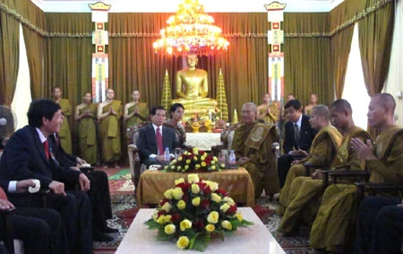 Chủ tịch nước Nguyễn Minh Triết đàm đạo với Đại Tăng thống Bou Kry