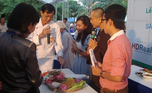 Hơn 20 món tham gia dự thi "Sắc màu ẩm thực chay" Khán giả nào cũng trầm trồ khen ngợi Đa dạng sắc màu ẩm thực chay