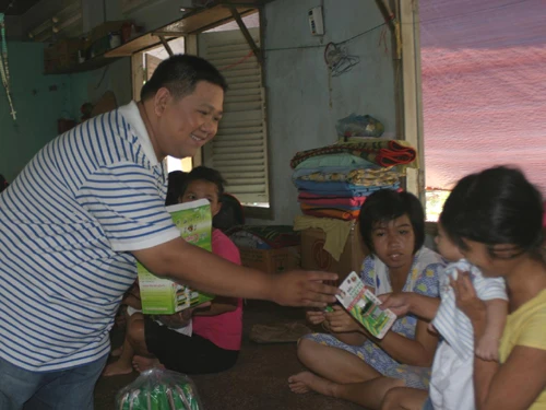 “Sao” Việt làm từ thiện mùa Vu lan ảnh 1