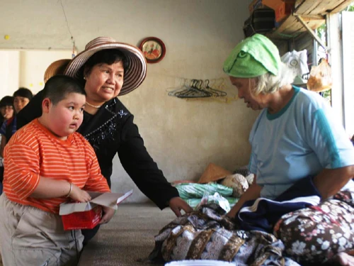 “Sao” Việt làm từ thiện mùa Vu lan ảnh 2