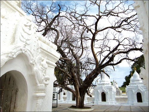 kuthodawpagoda 3.jpg