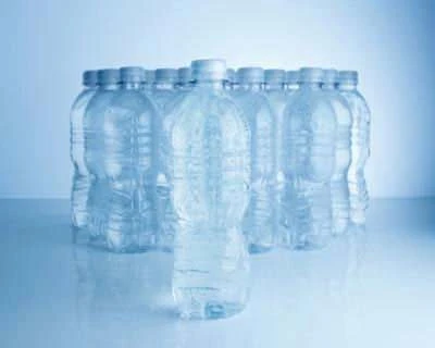 Hại thận vì uống nhiều nước khoáng ảnh 1