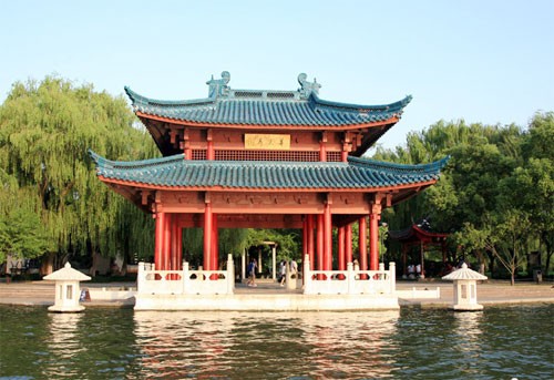 Lung linh Tây Hồ