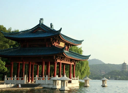 Lung linh Tây Hồ