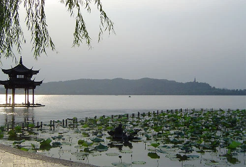 Lung linh Tây Hồ