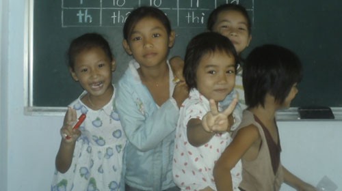 Nụ cười hồn nhiên của trẻ thơ Nụ cười hồn nhiên của trẻ thơ