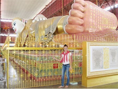 Dương Mỹ Linh mặt mộc thăm thú Myanmar