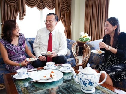 Ông Lê Thành Ân - Tân Tổng Lãnh sự Mỹ tại TP.HCM: Công dân của thế giới ảnh 1 Ông Lê Thành Ân - Tân Tổng Lãnh sự Mỹ tại TP.HCM: Công dân của thế giới ảnh 1