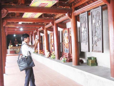 Những bức tranh quý trong chùa Trăm Gian cd169chua1.jpg