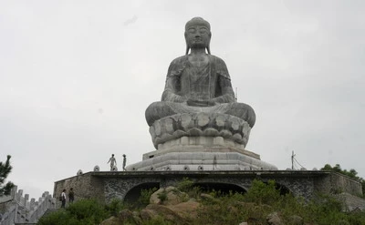 Cận cảnh Đại Phật tượng bằng đá lớn nhất Đông Nam Á ảnh 3