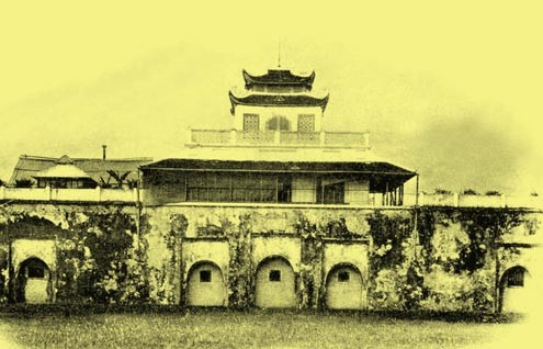 Đoan Môn - cửa chính đi vào Hoàng thành Thăng Long xưa. Đoan Môn - cửa chính đi vào Hoàng thành Thăng Long xưa.