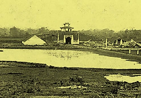 Cửa Tây Nam Hoàng thành.