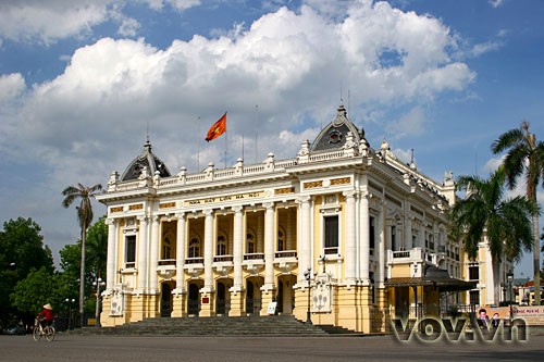 Nhà hát lớn Hà Nội, xây dựng năm 1901-1911 d