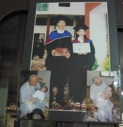 Cửa chùa dang rộng vòng tay ảnh 2