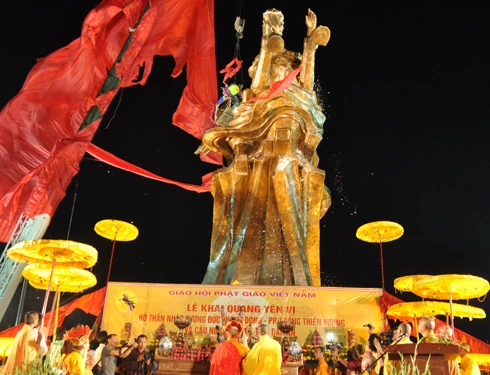 Chen chân dự lễ nhập tượng Thánh Gióng ảnh 3