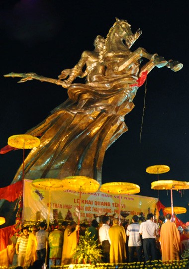 Chen chân dự lễ nhập tượng Thánh Gióng ảnh 6