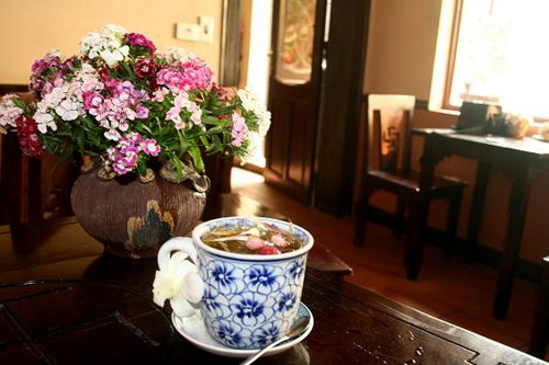 Quán có các loại trà: Quan Âm trà, An lạc trà, từ bi trà, giác ngộ trà, khổ qua trà Cuối thu đi thưởng trà ở Tâm trà quán