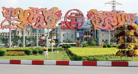 Hà Nội đẹp từng con phố, hàng cây mừng Đại lễ ảnh 5 Hà Nội đẹp từng con phố, hàng cây mừng Đại lễ ảnh 5