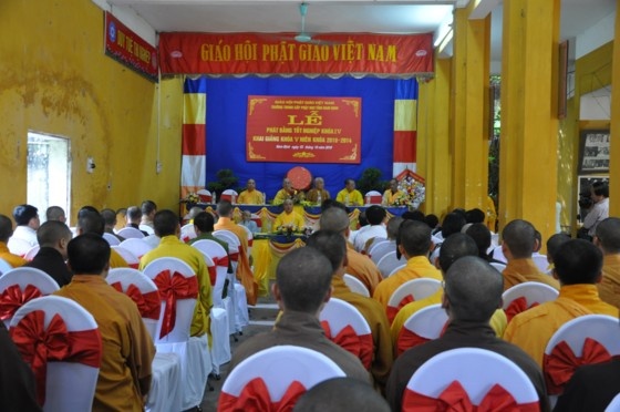 Nam Định: Phát bằng tốt nghiệp khoá IV và khai giảng khoá V Trung cấp Phật học ảnh 1