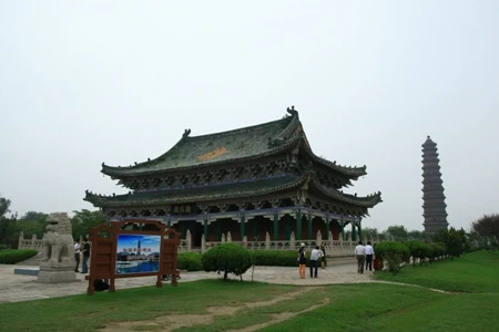 Dấu xưa Thiết tháp ảnh 2