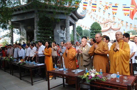 Hà Nội: Lễ gắn biển công trình tháp Báo Ân chùa Bằng A & nhận kỷ lục Phật giáo ảnh 2