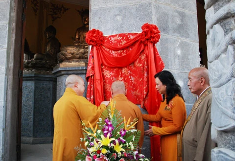 Hà Nội: Lễ gắn biển công trình tháp Báo Ân chùa Bằng A & nhận kỷ lục Phật giáo ảnh 9