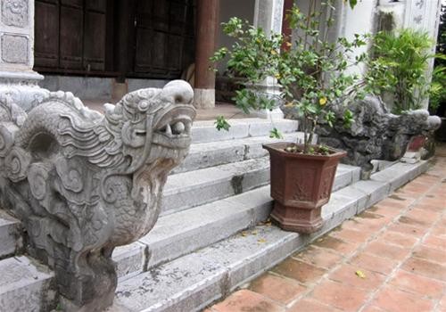 Lối vào chùa rợp bóng hàng nhãn Đôi rồng đá chạm khắc tinh xảo trong sân chùa Khu tam quan chùa Bà Đanh Kiến trúc gỗ tinh xảo trong chùa Cảnh đẹp của bãi đá cổ phía sau đền trình. Nhiều du khách đã đến chùa nhưng chưa khám phá nơi đây Cây đào tiên (sau bức phù điêu) trăm tuổi trĩu quả trong khuôn viên chùa Bà Đanh Lối vào chùa rợp bóng hàng nhãn Đôi rồng đá chạm khắc tinh xảo trong sân chùa Khu tam quan chùa Bà Đanh Kiến trúc gỗ tinh xảo trong chùa Cảnh đẹp của bãi đá cổ phía sau đền trình. Nhiều du khách đã đến chùa nhưng chưa khám phá nơi đây Cây đào tiên (sau bức phù điêu) trăm tuổi trĩu quả trong khuôn viên chùa Bà Đanh