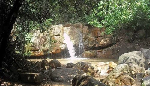 Suối mát Côn Sơn