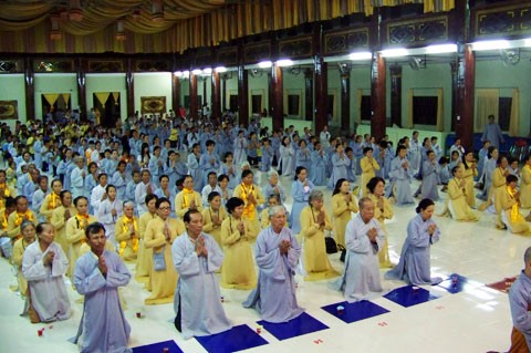 Kiên Giang: Chùa Phật Quang tổ chức lễ hội hoa đăng nhân lễ vía Đức Phật Dược Sư ảnh 2 Kiên Giang: Chùa Phật Quang tổ chức lễ hội hoa đăng nhân lễ vía Đức Phật Dược Sư ảnh 2