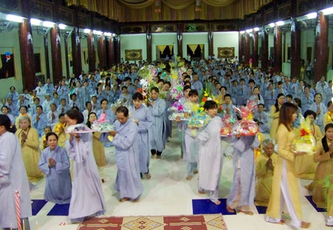 Kiên Giang: Chùa Phật Quang tổ chức lễ hội hoa đăng nhân lễ vía Đức Phật Dược Sư ảnh 4