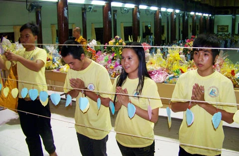 Kiên Giang: Chùa Phật Quang tổ chức lễ hội hoa đăng nhân lễ vía Đức Phật Dược Sư ảnh 6