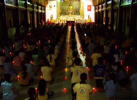 Kiên Giang: Chùa Phật Quang tổ chức lễ hội hoa đăng nhân lễ vía Đức Phật Dược Sư ảnh 14