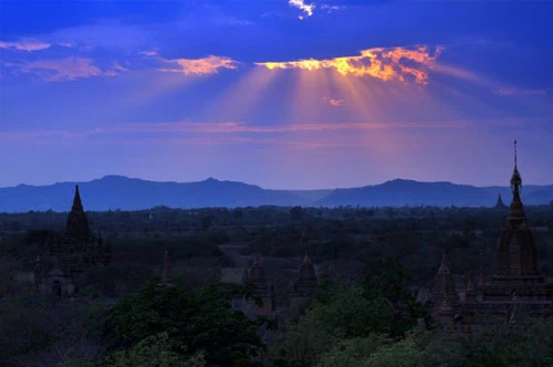 Chùm ảnh: Hoàng hôn tuyệt đẹp tại Myanmar ảnh 2