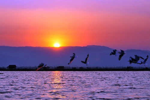 Chùm ảnh: Hoàng hôn tuyệt đẹp tại Myanmar ảnh 17 Chùm ảnh: Hoàng hôn tuyệt đẹp tại Myanmar ảnh 17