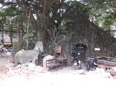 Chùa Phổ Giác được phá dỡ ngày 21-11. Chùa Phổ Giác được phá dỡ ngày 21-11.