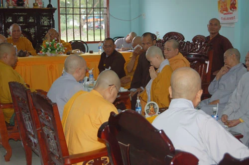 su-co-quang-hanh sam hoi truoc nhi bo tang.jpg