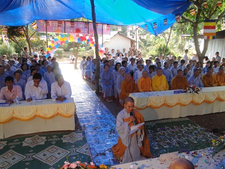Sư cô tân trụ trì phát nguyện.jpg
