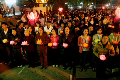 Hải Phòng: Đêm hoa đăng cầu nguyện hòa bình ảnh 13 hoadang14.jpg