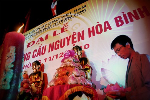 Hải Phòng: Đêm hoa đăng cầu nguyện hòa bình ảnh 3 Hải Phòng: Đêm hoa đăng cầu nguyện hòa bình ảnh 3