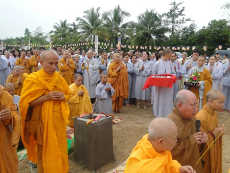 Lễ đặt đá 2.jpg