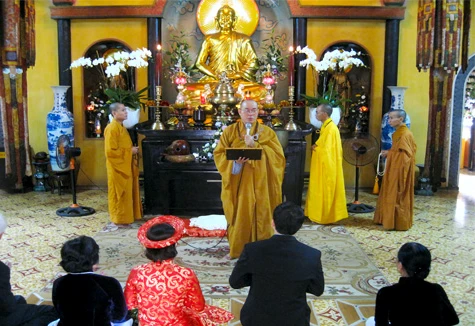 TP.HCM: Chùa Hải Quang tổ chức lễ hằng thuận cho đôi Phật tử trẻ ảnh 1 damcuoi 1.png