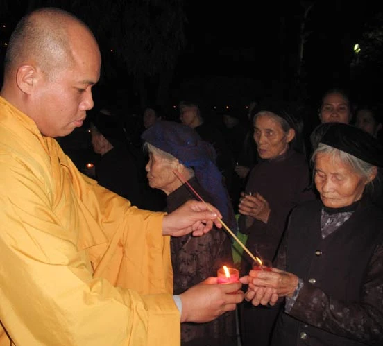 Bắc Ninh: Lễ vía Đức Phật A Di Đà tại chùa Phật Tích ảnh 3