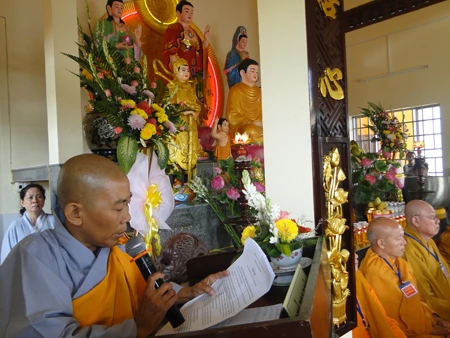 Sư cô trụ trì báo cáo xây dựng.jpg